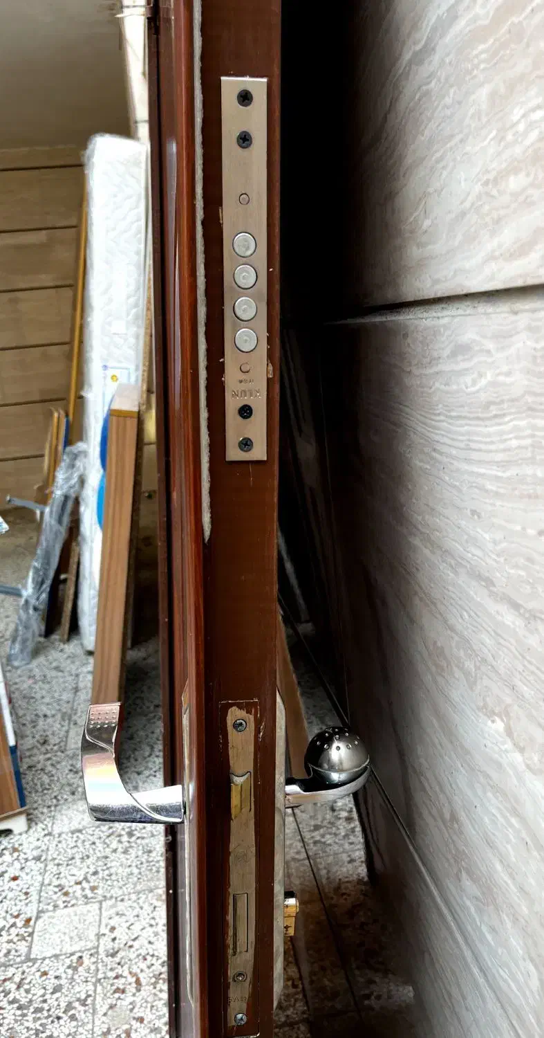 درب ورودی آپارتمان|مصالح و تجهیزات ساختمان|مشهد, چهارچشمه|دیوار