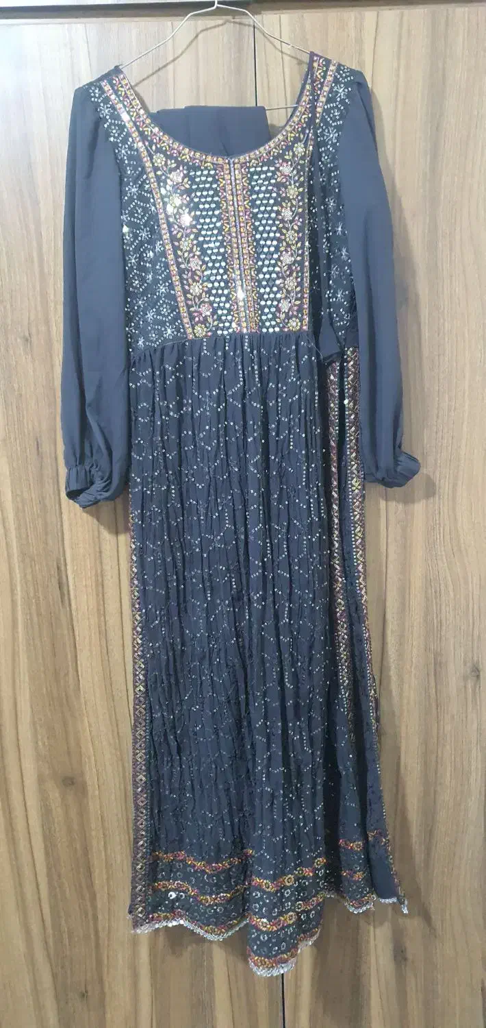 لباس نگین دار|لباس|مشهد, رضاییه|دیوار