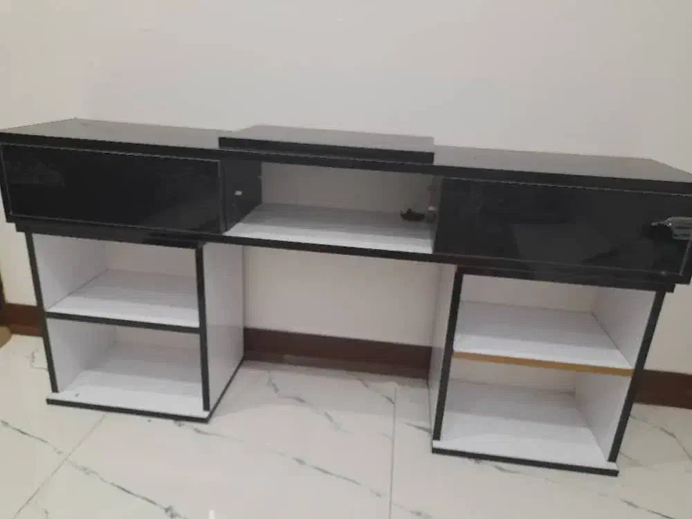 میز تی وی|میز تلویزیون|رباط‌کریم, آدران|دیوار