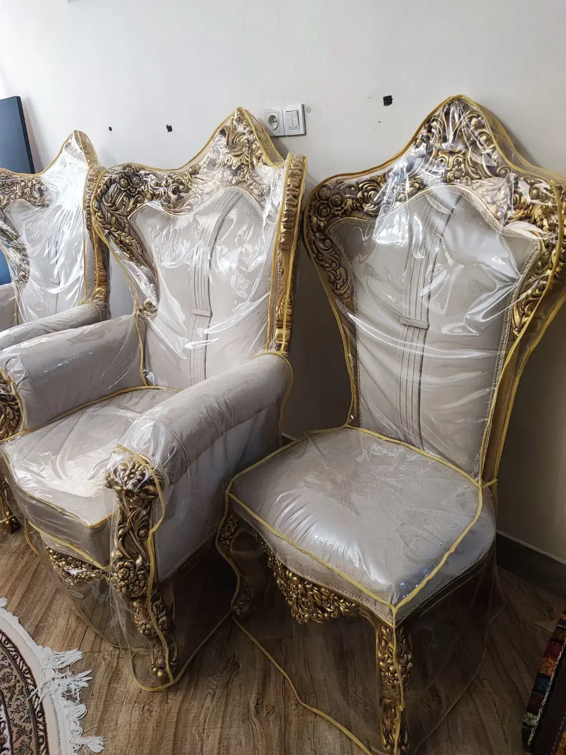 مبل سلطنتی شیک و ارزنده|مبلمان خانگی و میز عسلی|قم, شهرک قدس|دیوار