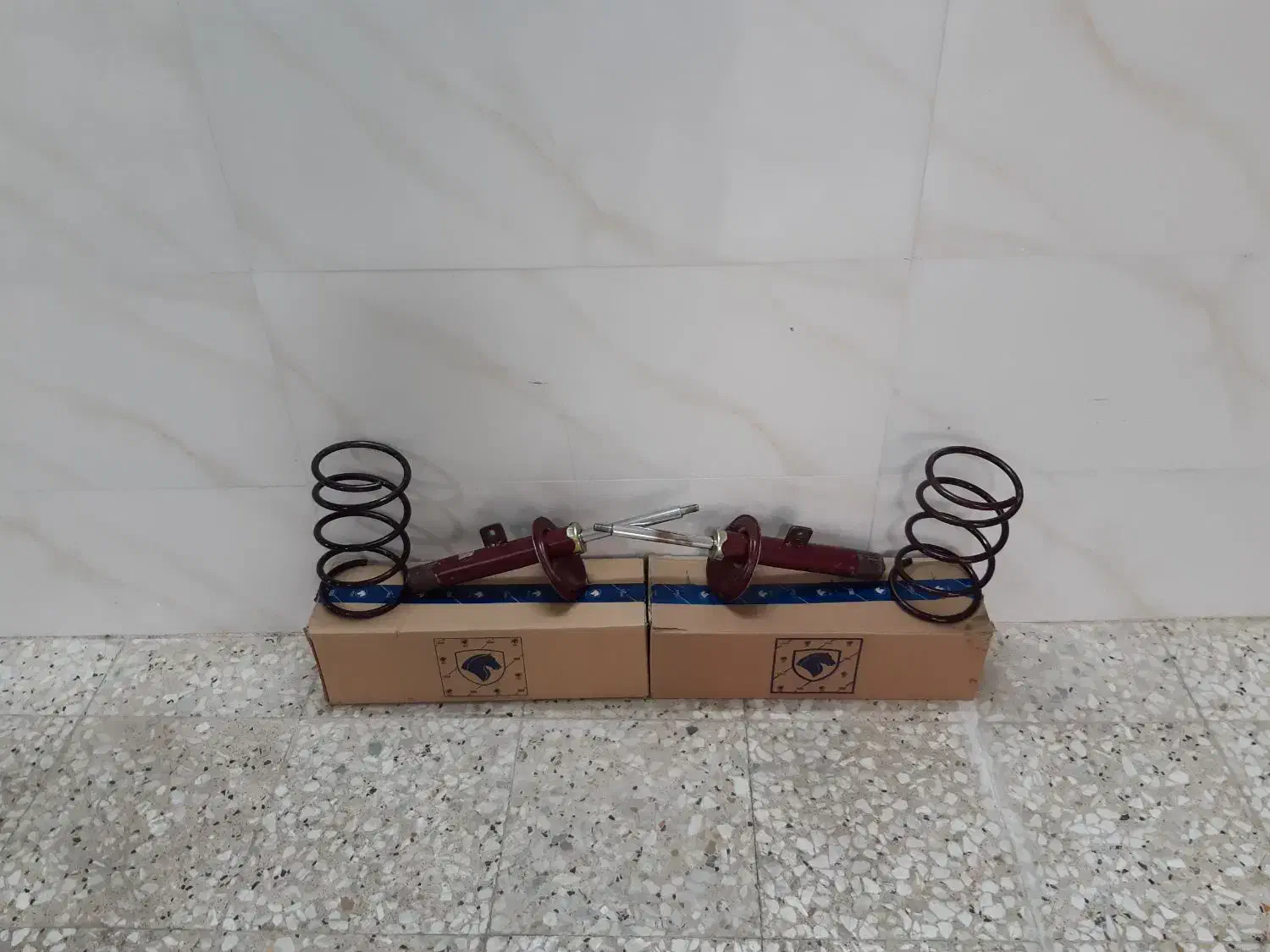 کمک فنر و فنر لول پژو ۲۰۶|قطعات یدکی و لوازم جانبی|اصفهان, بابوکان|دیوار