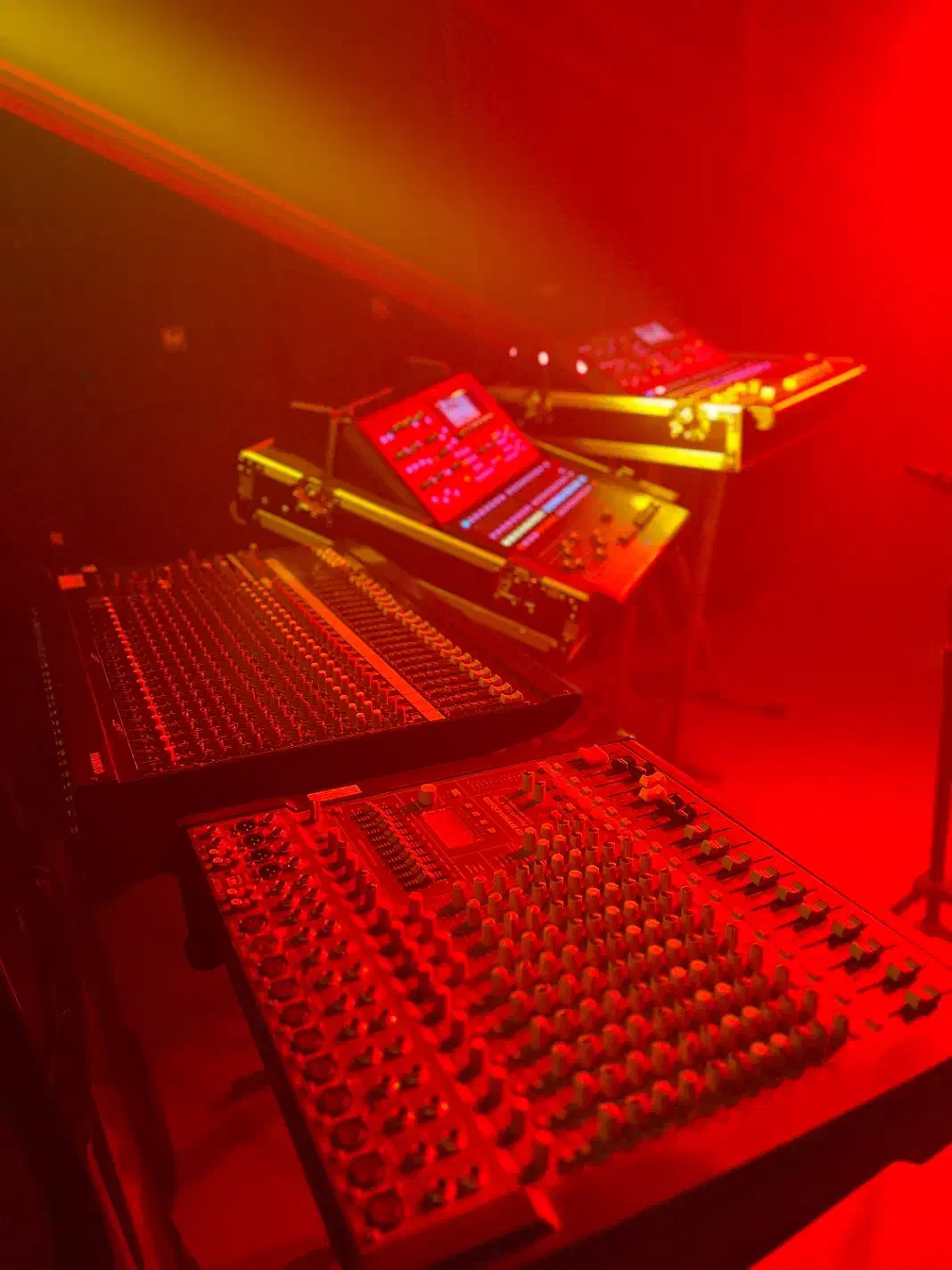 دیجی.گروه موزیک عروسی|خدمات پذیرایی، مراسم|رشت, نامجو|دیوار