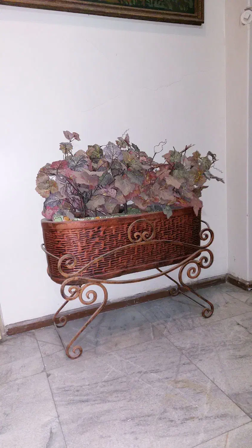 درخت و گل مصنوعی|گل مصنوعی|تهران, فلسطین (میدان انقلاب)|دیوار