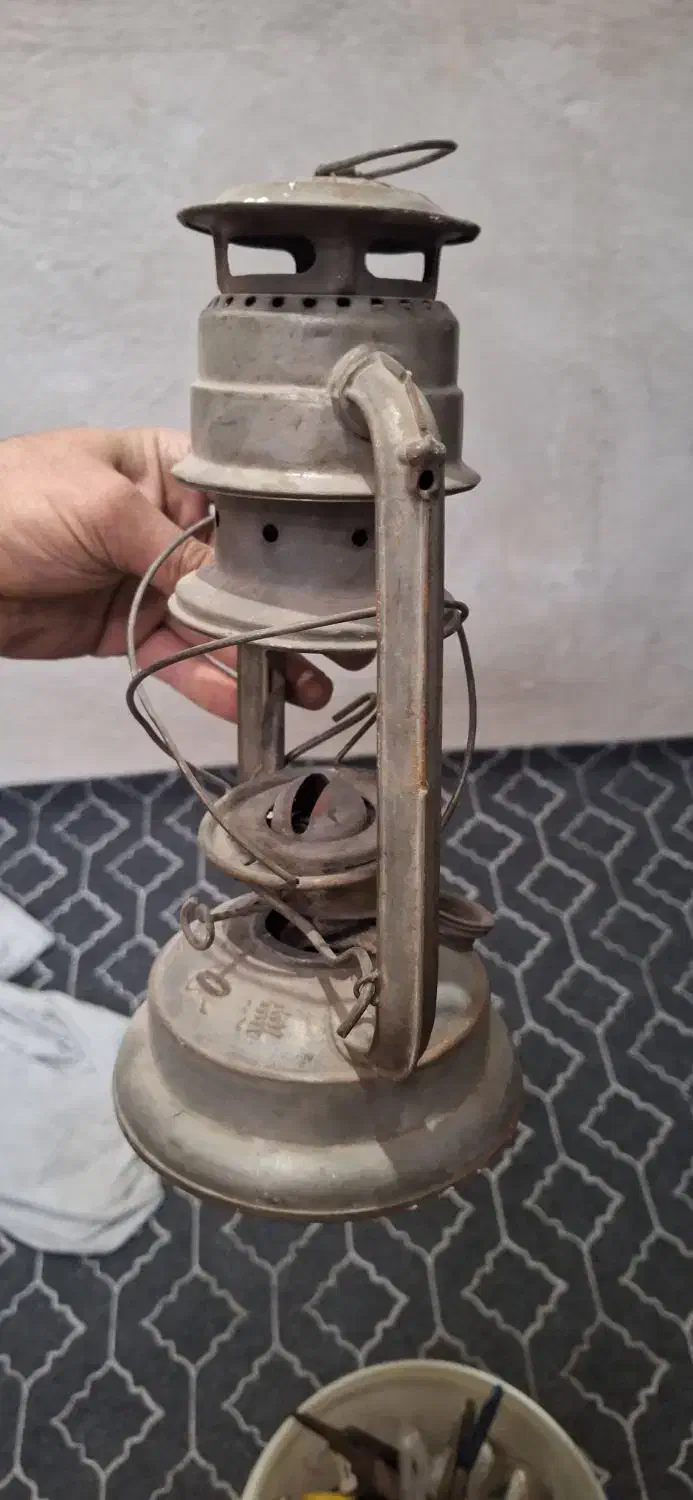 چراغ نفتی|کلکسیون اشیاء عتیقه|قدس, شهر‌قدس|دیوار