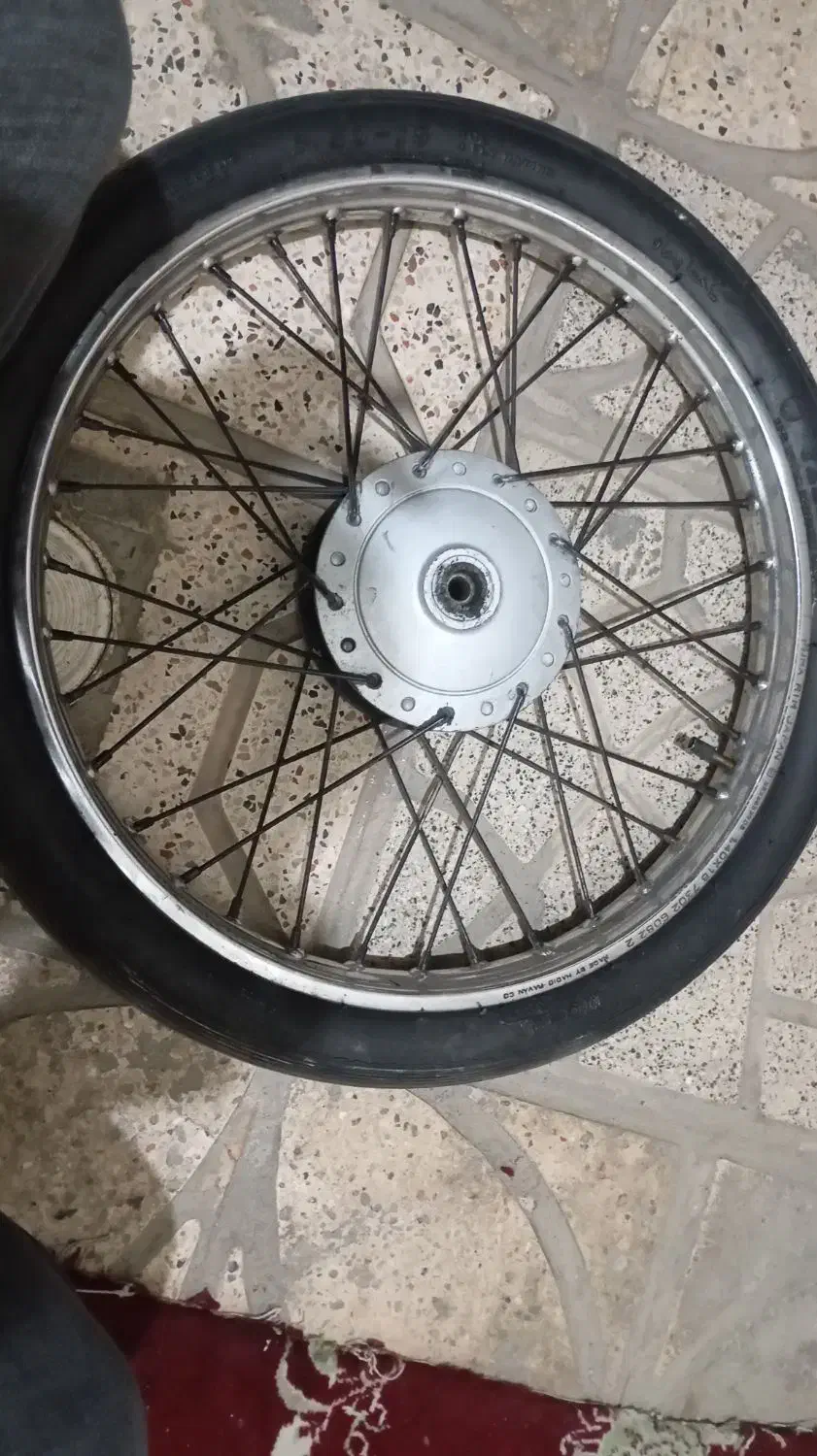 لاستیک جلو|قطعات یدکی و لوازم جانبی|مشهد, زیرکن|دیوار