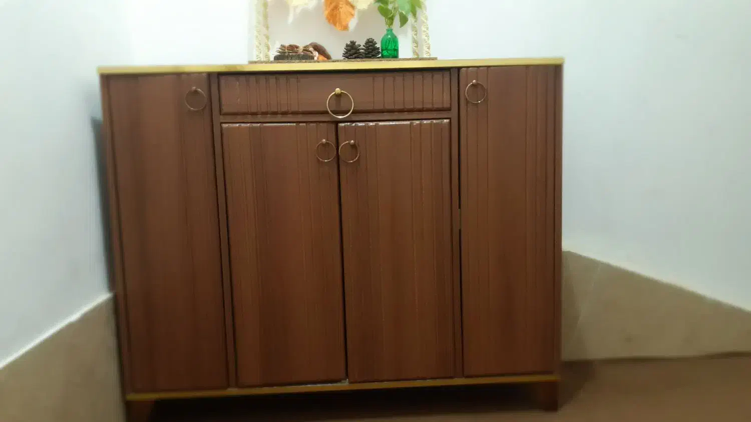 جا کفشی|جاکفشی، کمد، دراور|تربت‌حیدریه, باغ سلطانی|دیوار