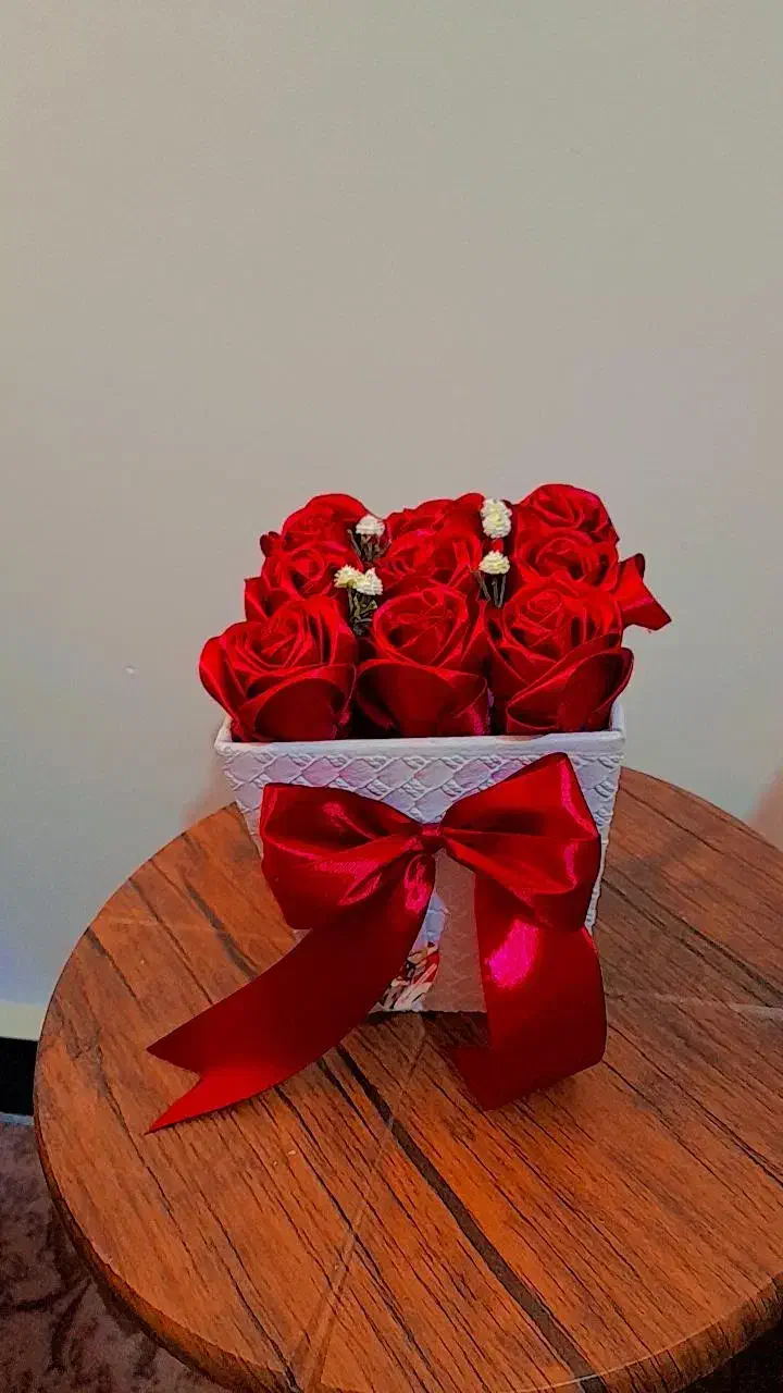 باکس و فلاور بگ فقط ۳۰۰هزار بهترین هدیه یلدا|گل مصنوعی|ایلام, |دیوار