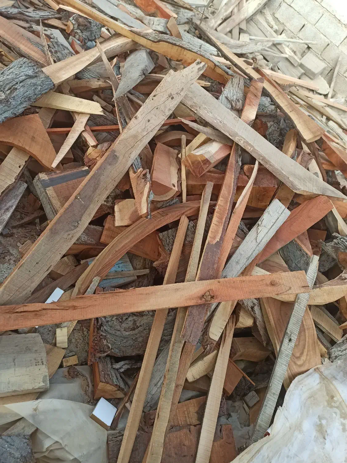 چوب ذغالی فروشی و چوب برش|خدمات پیشه و مهارت|چابهار, |دیوار