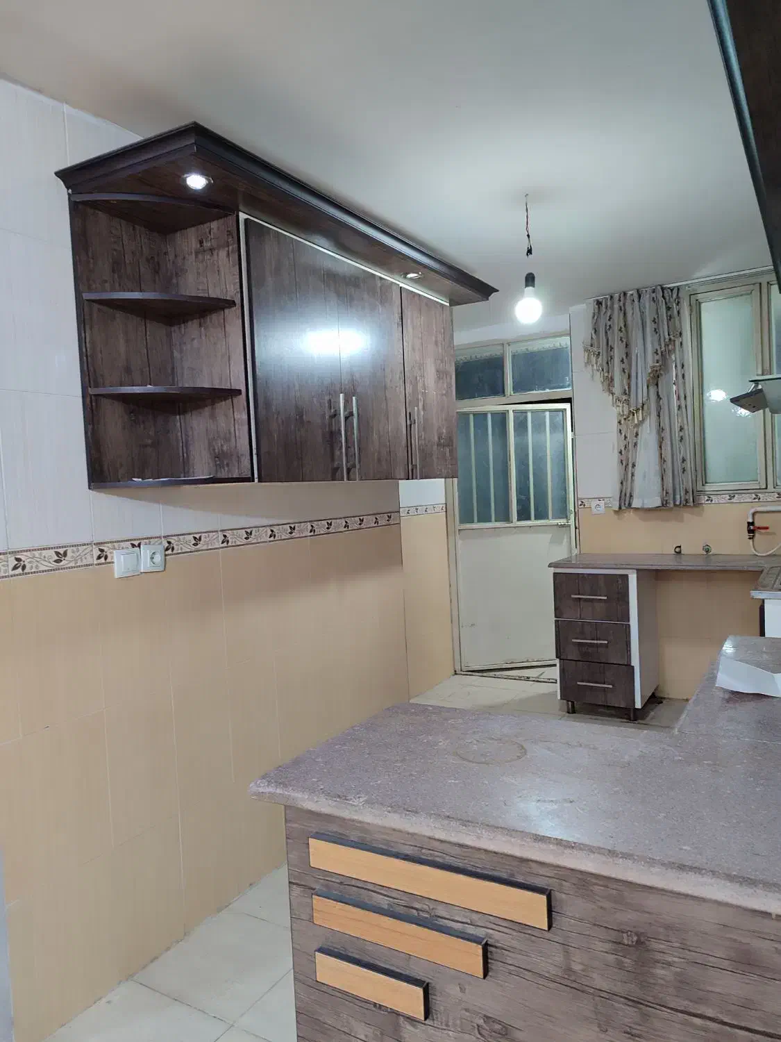 کابینت دسته دو در حد نو|آبچکان و نظمدهنده ظروف|جهرم, |دیوار