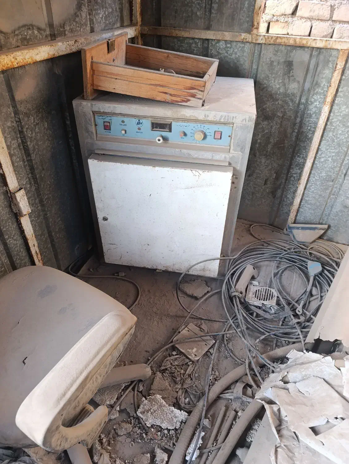 غذا گرمکن برقی|سایر لوازم برقی|رباط‌کریم, رباط‌کریم|دیوار