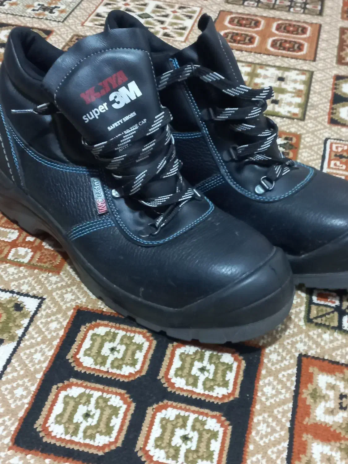 نیم بوت|کیف، کفش، کمربند|اسفراین, |دیوار