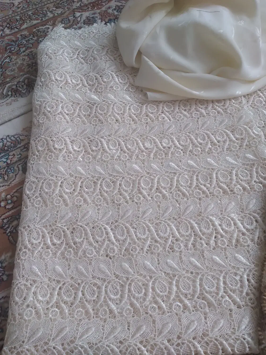 پارچه گیپور|لباس|خمین, |دیوار