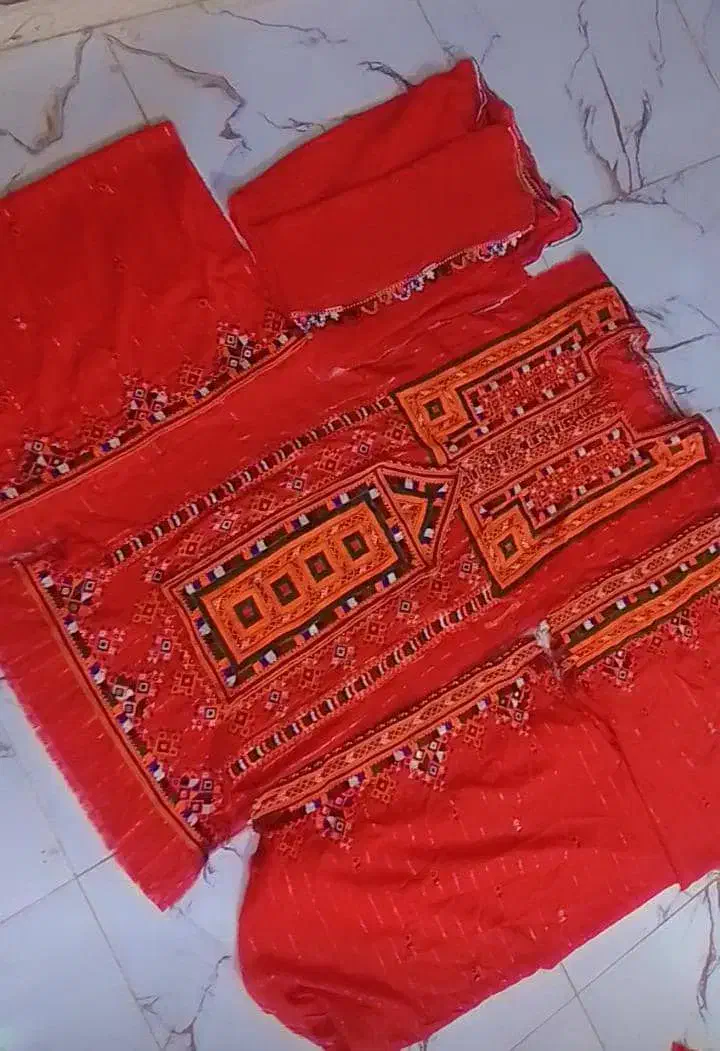 لباس دست دوز موسومی جدید فروشی|لباس|چابهار, |دیوار