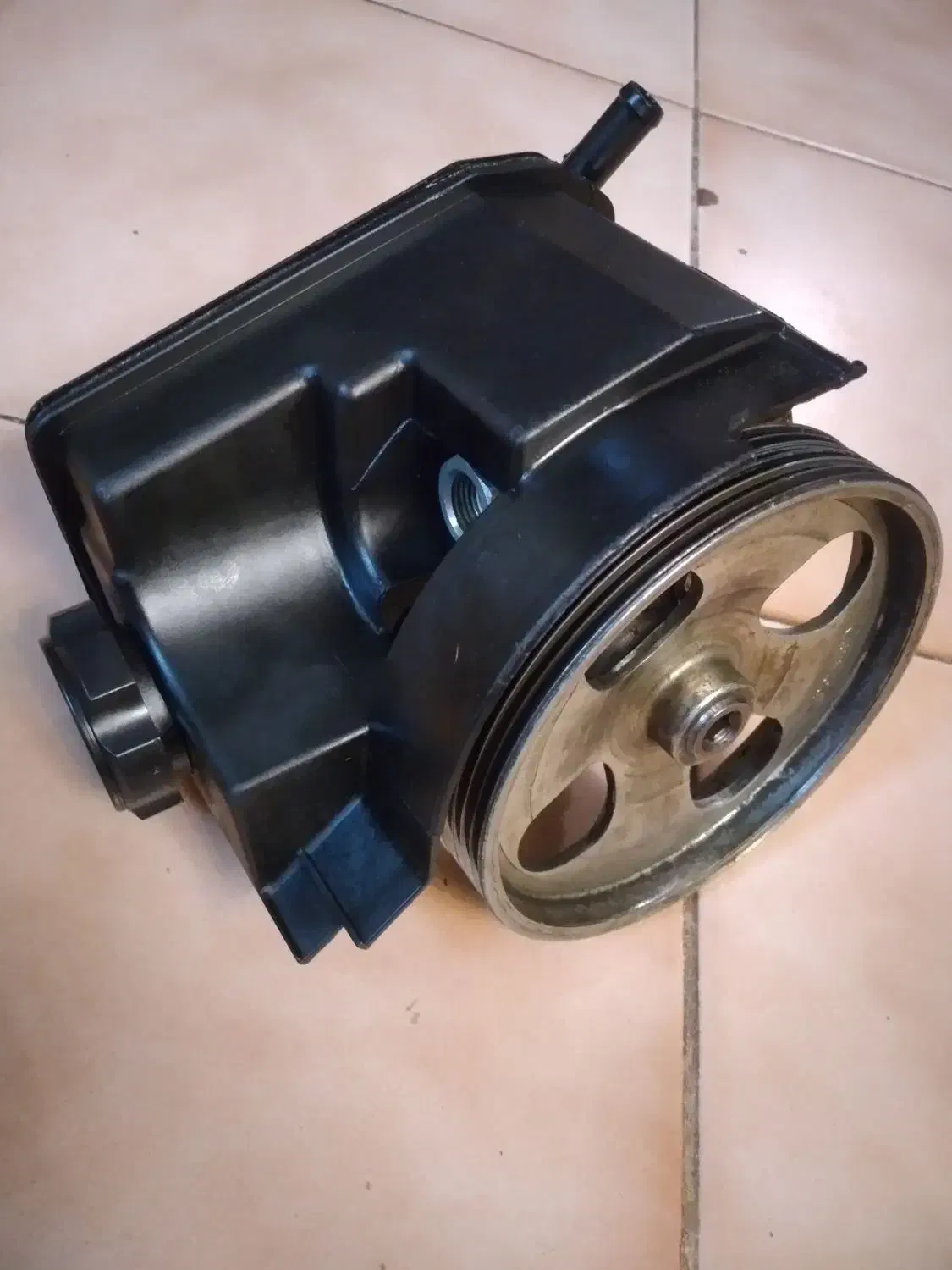 پمپ هیدرولیک  فرمون ۲۰۶  کره ای  استوک|قطعات یدکی و لوازم جانبی|همدان, |دیوار