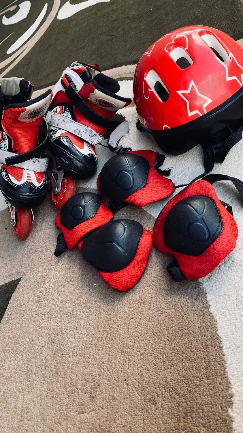 کفش اسکیت|دوچرخه، اسکیت، اسکوتر|رشت, استقامت ۲|دیوار