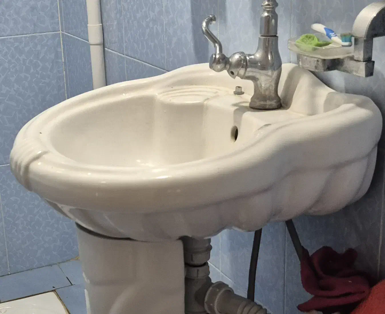 روشویی پایه دار|لوازم سرویس بهداشتی|کرمان, |دیوار