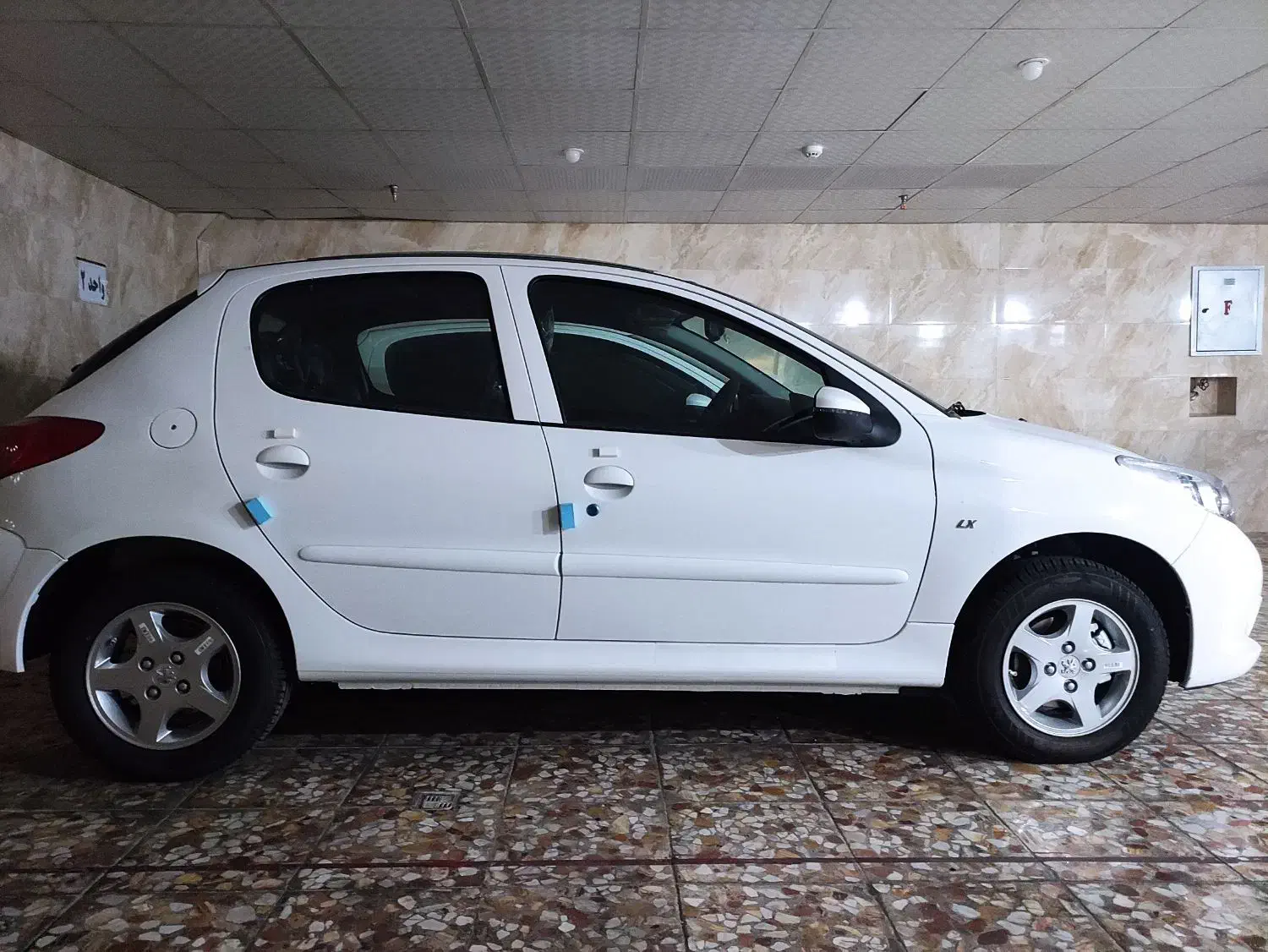 207 پانوراما ارتقا یافته|خودرو سواری و وانت|شیراز, شهرک بزین|دیوار