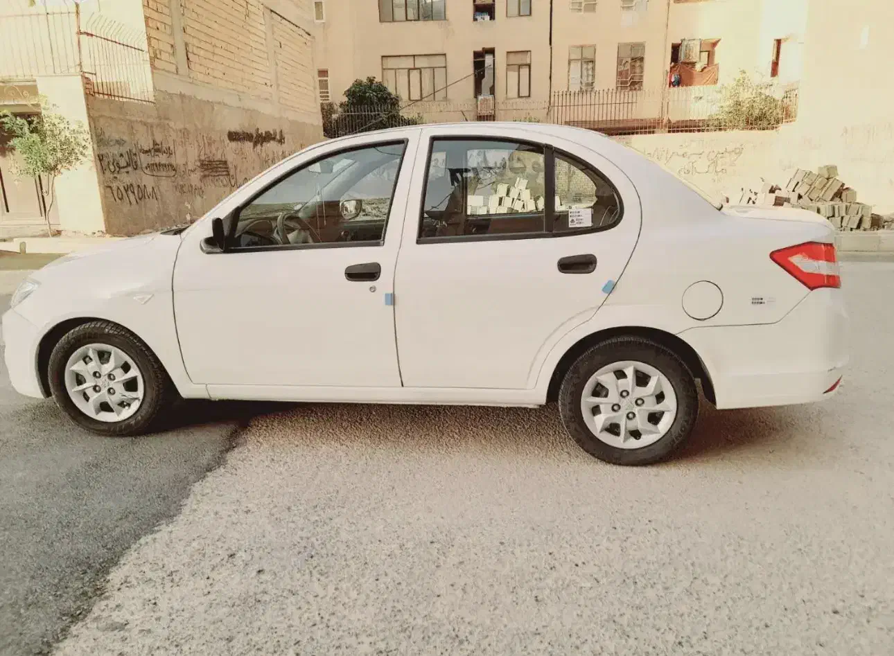 ساینا 1401فروش فوری|خودرو سواری و وانت|ساوه, |دیوار