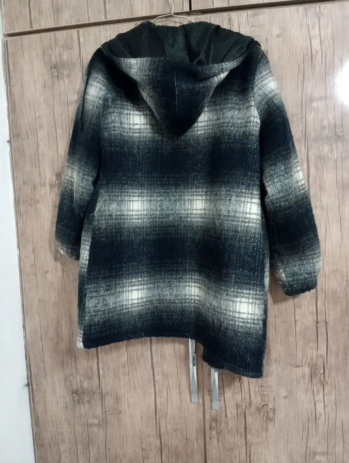 پالتو|لباس|ایلام, |دیوار