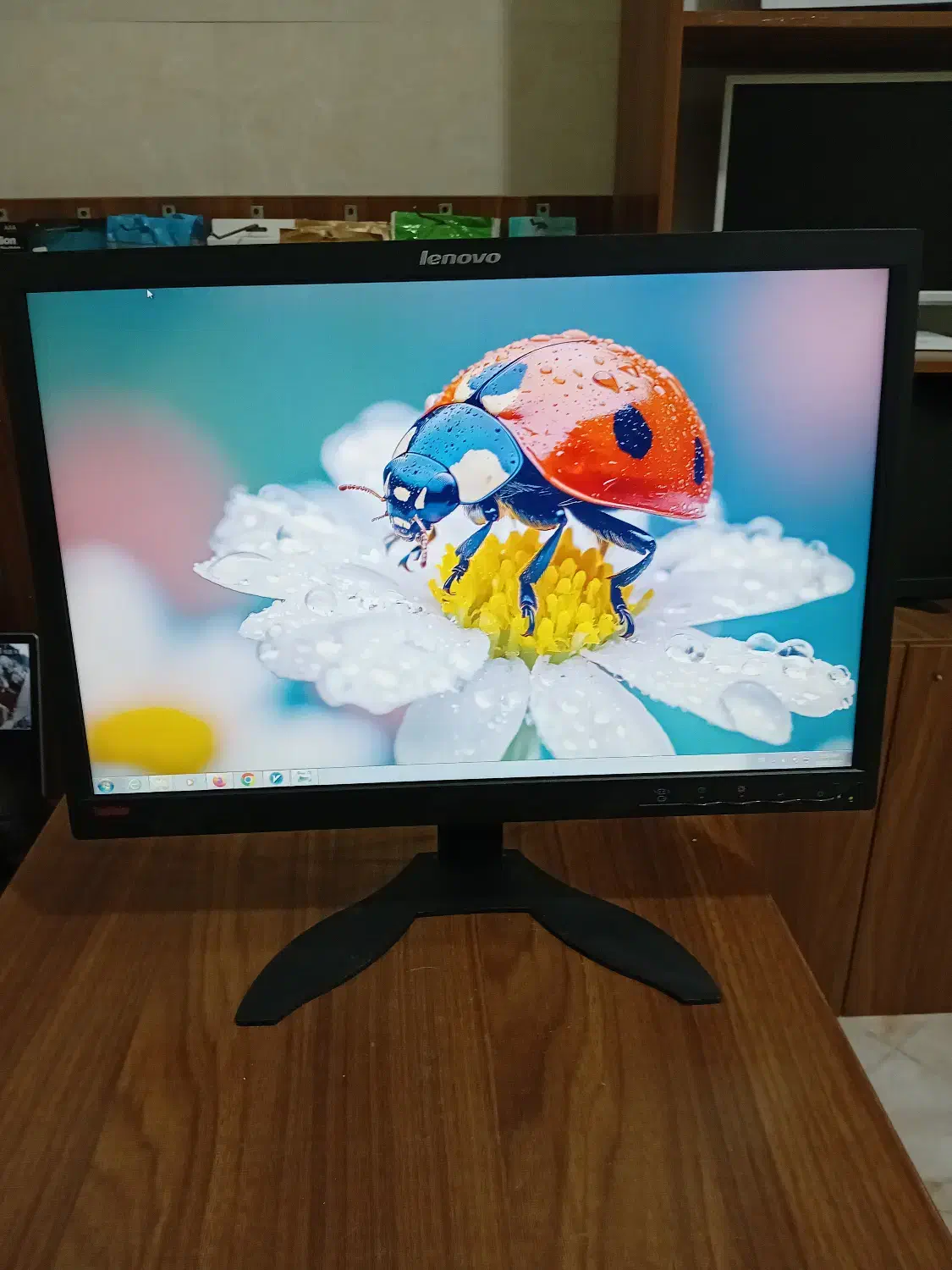 مانیتور 22 اینچ برند LENOVO|قطعات و لوازم جانبی رایانه|بابل, |دیوار