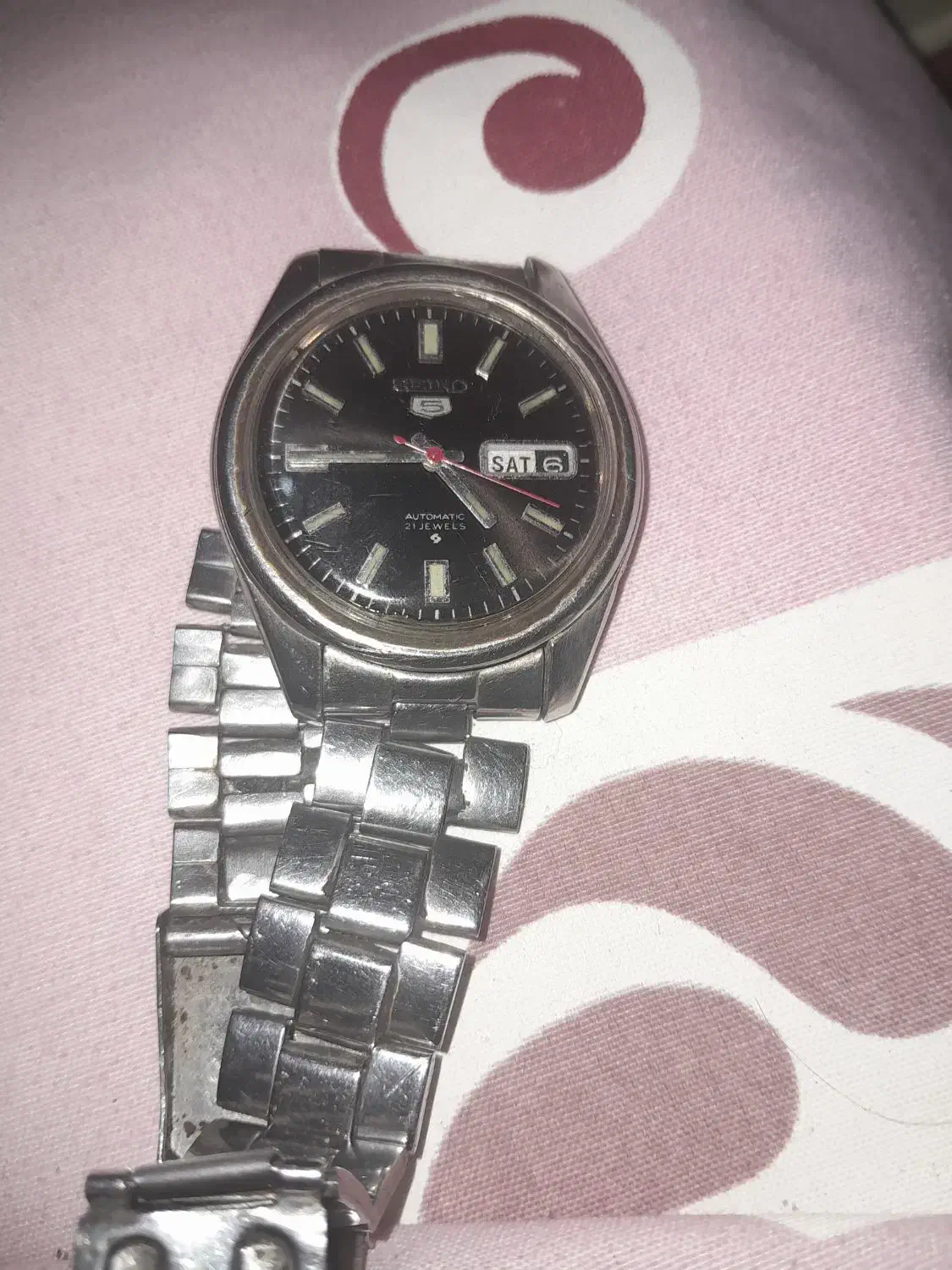 ساعت مچی|ساعت|شاهینشهر, خانه کارگر|دیوار