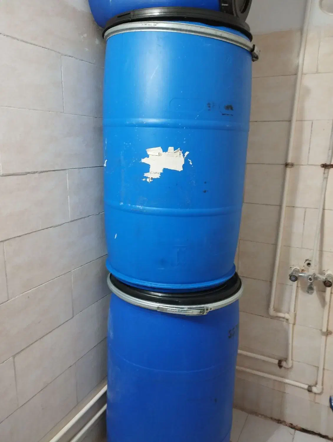 بشکه سالم نو|ظروف نگهدارنده، پلاستیکی، یکبارمصرف|فشاپویه, |دیوار