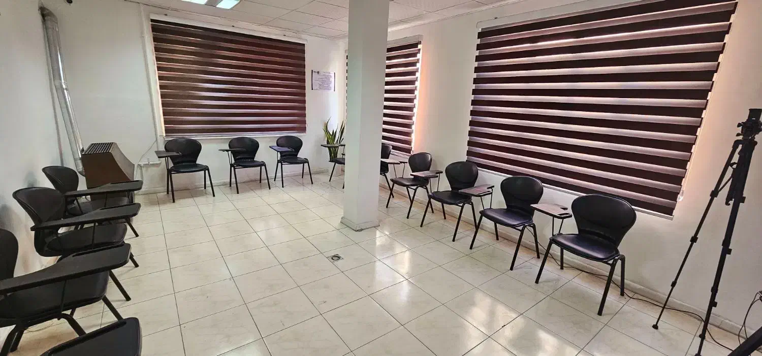 اجاره کلاس مجهز در تهران ساعتی و جلسات کوتاه|اجارهٔ کوتاه‌مدت دفتر کار و فضای آموزشی|تهران, توحید|دیوار