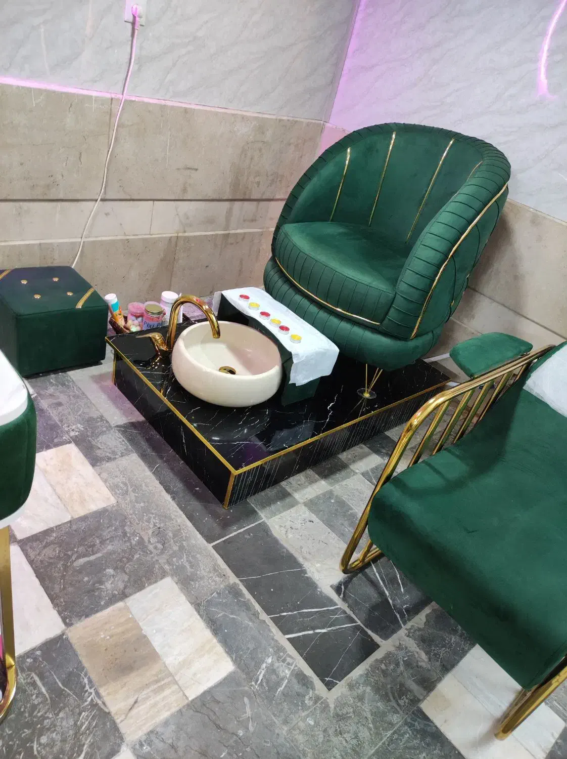 اجاره درصدی لاین ارایشگاهی|خدمات آرایشگری و زیبایی|اصفهان, دنارت|دیوار