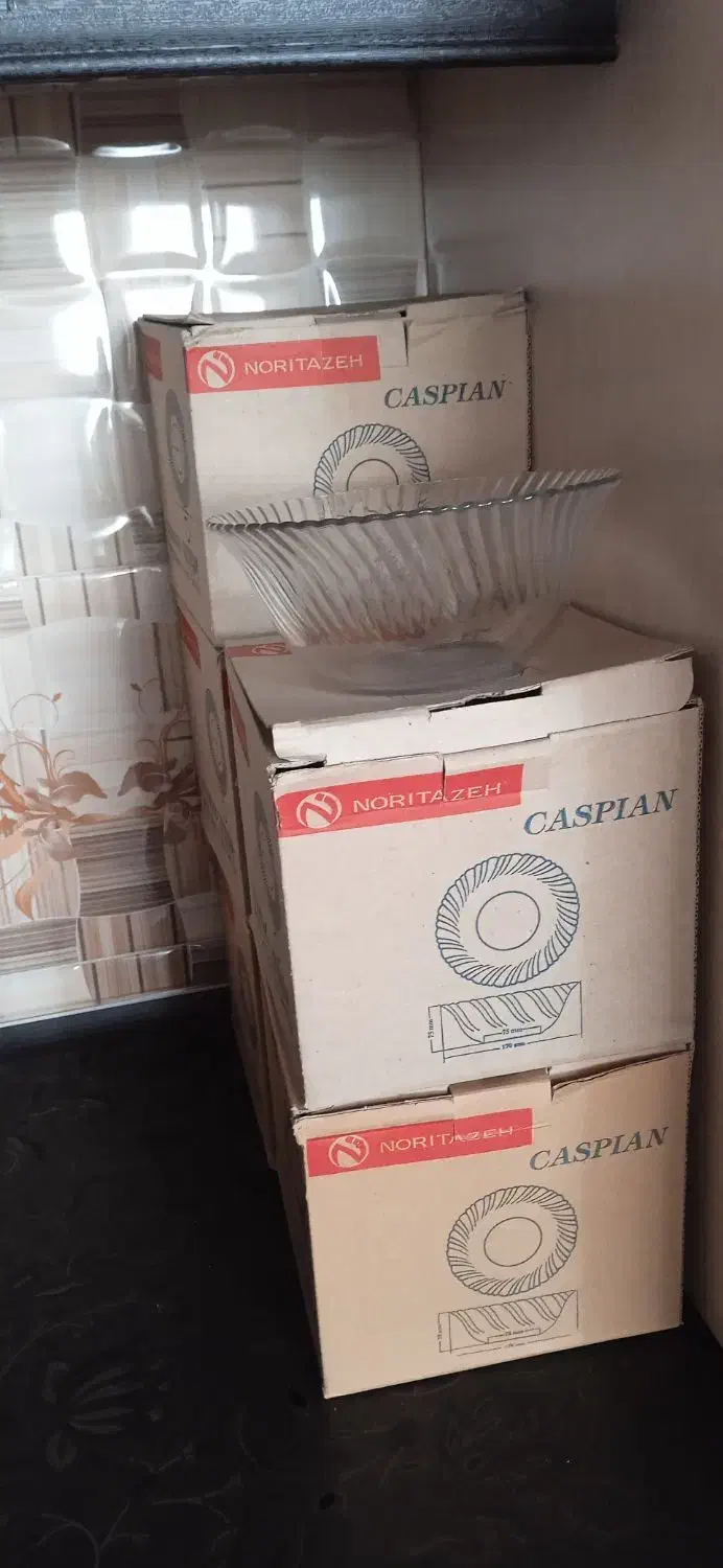 کاسه آبگوشت|ظروف سرو و پذیرایی|قم, قلعه کامکار|دیوار