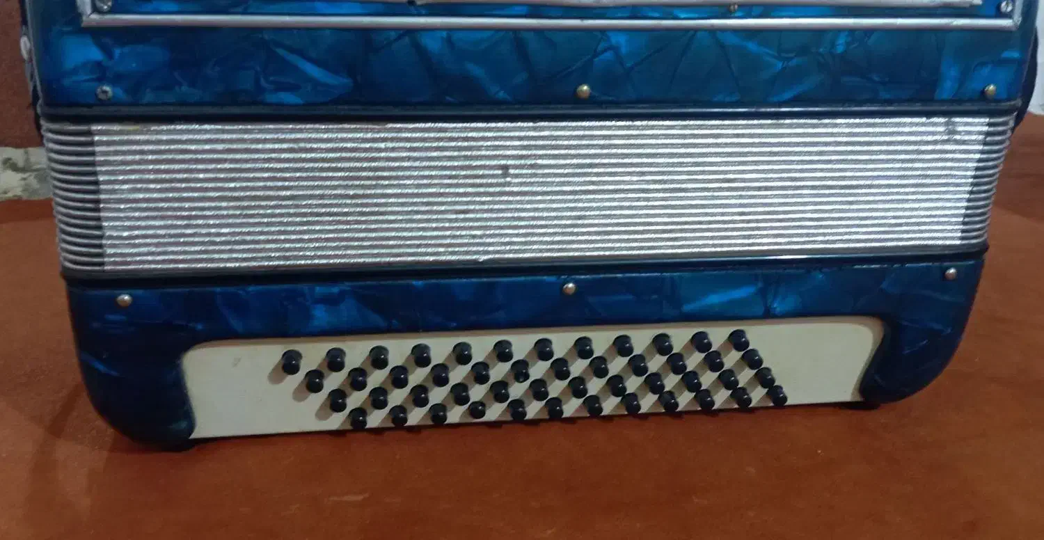 آکاردئون ۴۸باس ساباتینی ایتالیا|پیانو، کیبورد، آکاردئون|رشت, نظری|دیوار