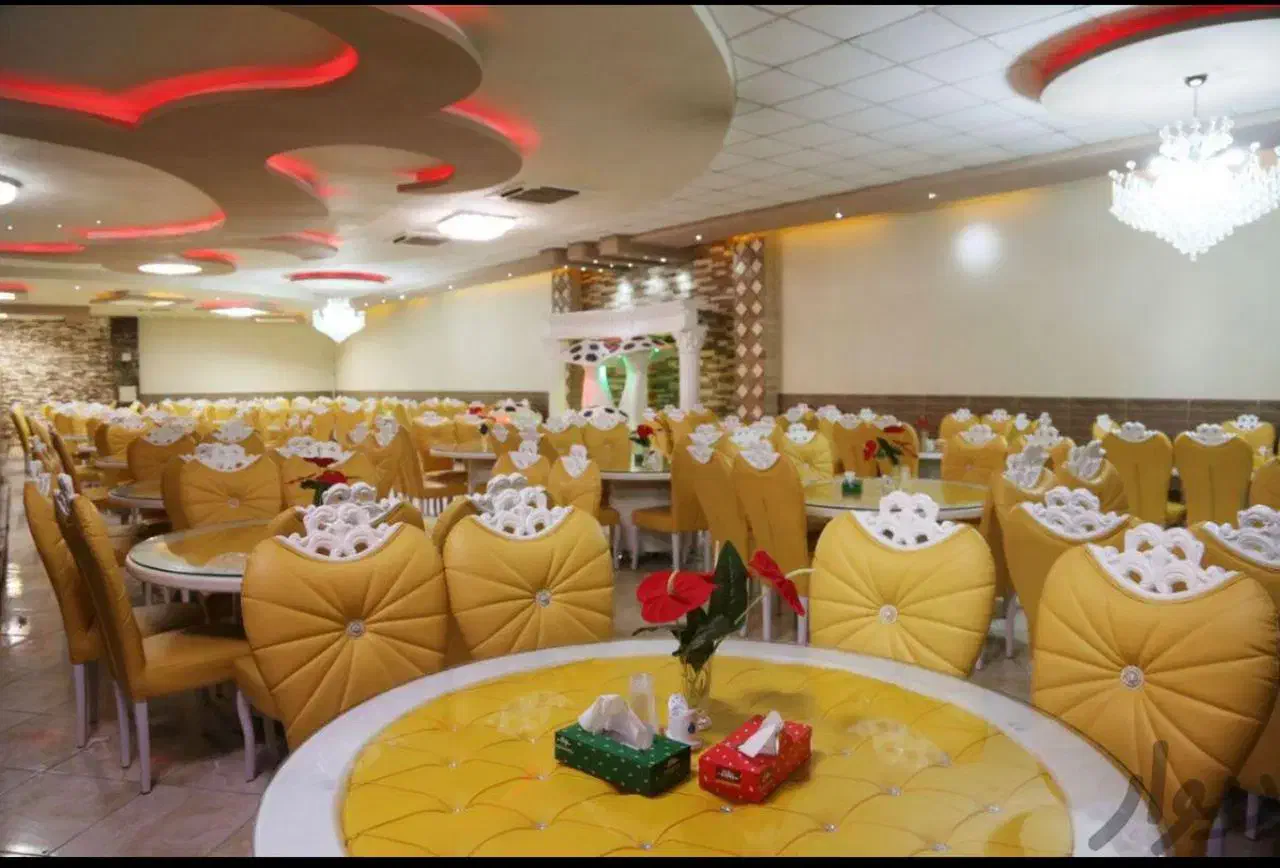 ۲۰۰ عدد صندلی ۲۵ عدد میز ۸ نفره|کافیشاپ و رستوران|مشهد, مصلی (کارمندان اول)|دیوار