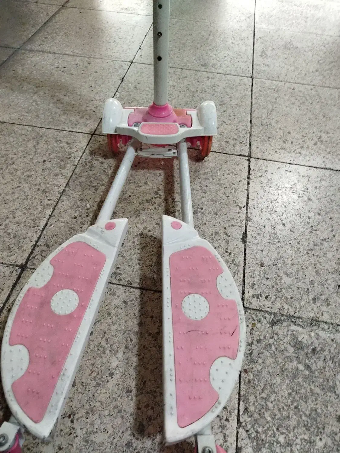 اسکوتر پایی|دوچرخه، اسکیت، اسکوتر|فولادشهر, C4|دیوار