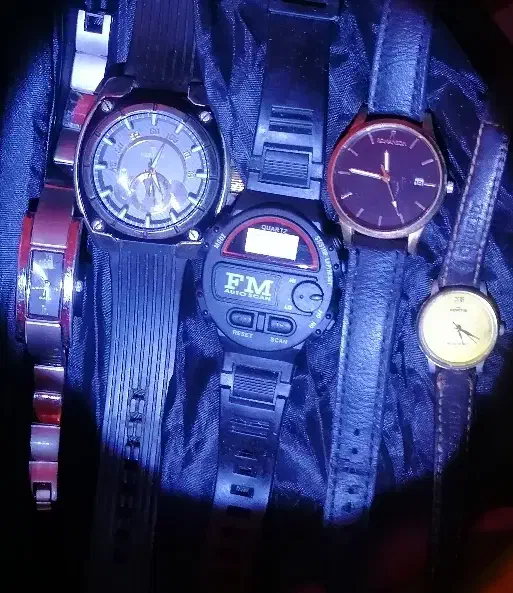 5 عدد ساعت مچی|ساعت|پردیس, فاز ۱۱|دیوار