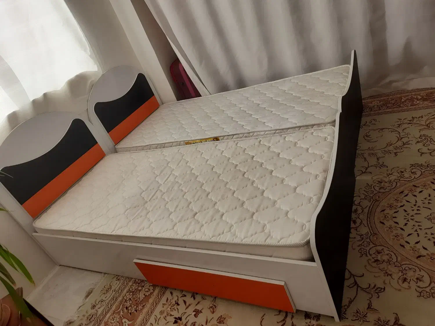 تخت نو جوان|تشک تختخواب|شاهرود, |دیوار