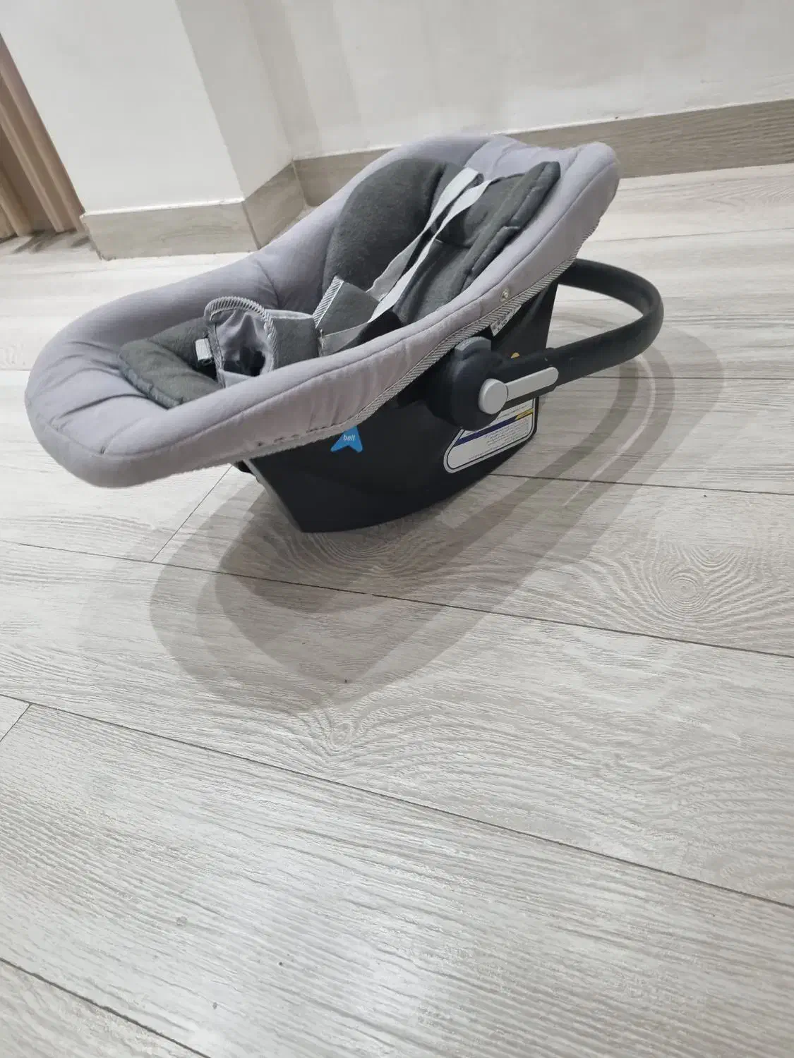 کریرنوزاددلیجان|تخت و صندلی بچه|رضوانشهر, |دیوار