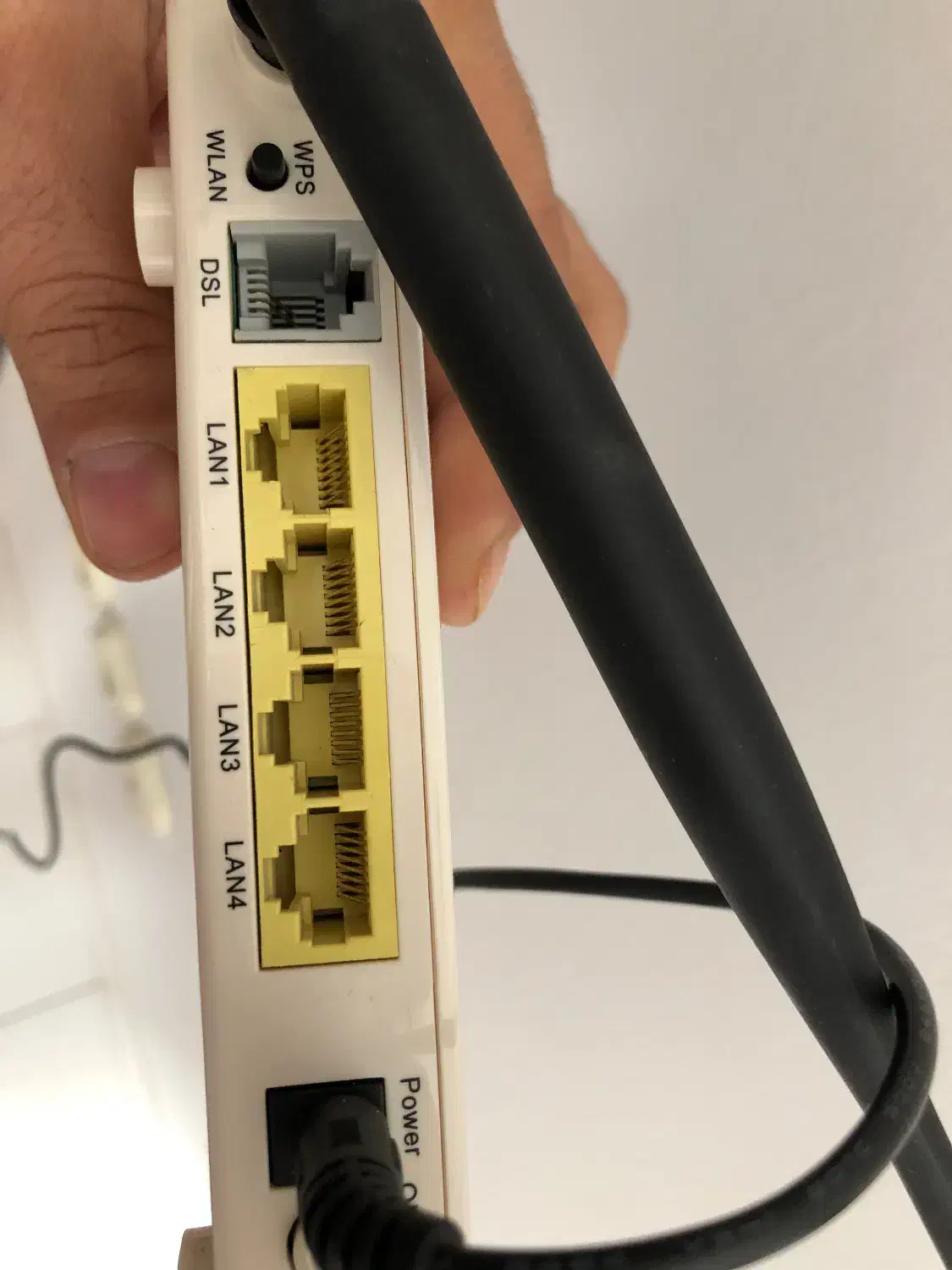 مودم وای فای BroadKam|مودم و تجهیزات شبکه|مشهد, هفت تیر (آب و برق)|دیوار