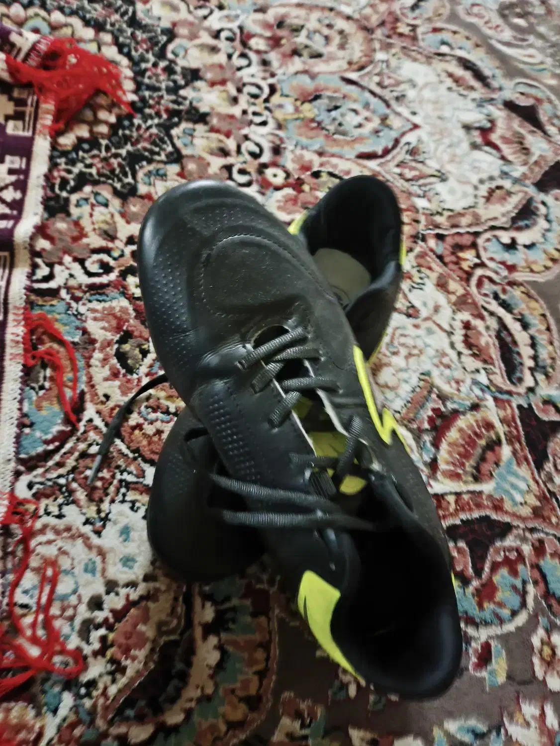 کفش زمین چمن|کیف، کفش، کمربند|قم, تعویض پلاک|دیوار