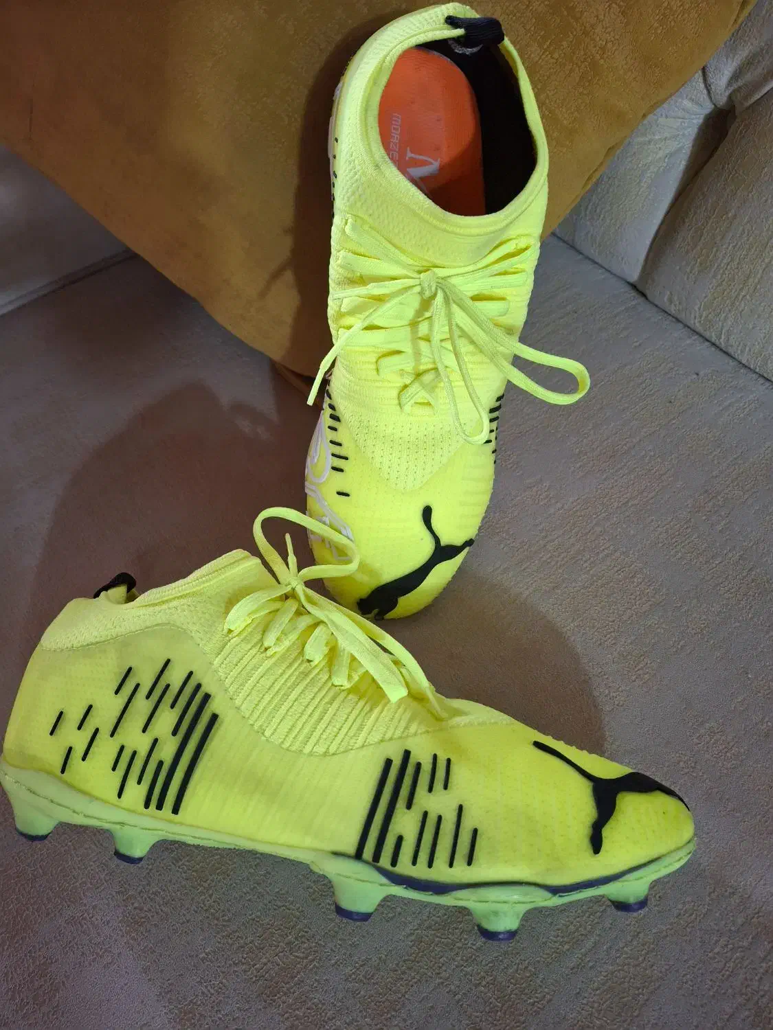 کتونی فوتبال پوما کاملا سالم‌سازی|تجهیزات ورزشی|شفت, |دیوار