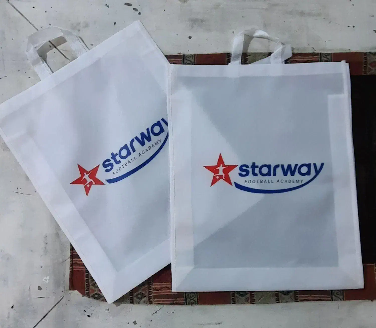 چاپ تبلیغاتی-چاپ سیلک|خدمات پیشه و مهارت|شیراز, تندگویان|دیوار