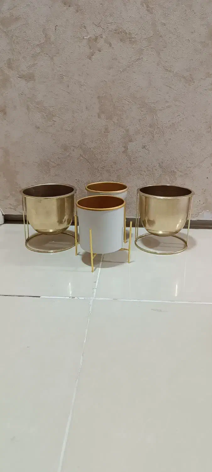 گلدان فلزی|صنایع دستی و سایر لوازم تزئینی|مهاباد (آذربایجان غربی), |دیوار