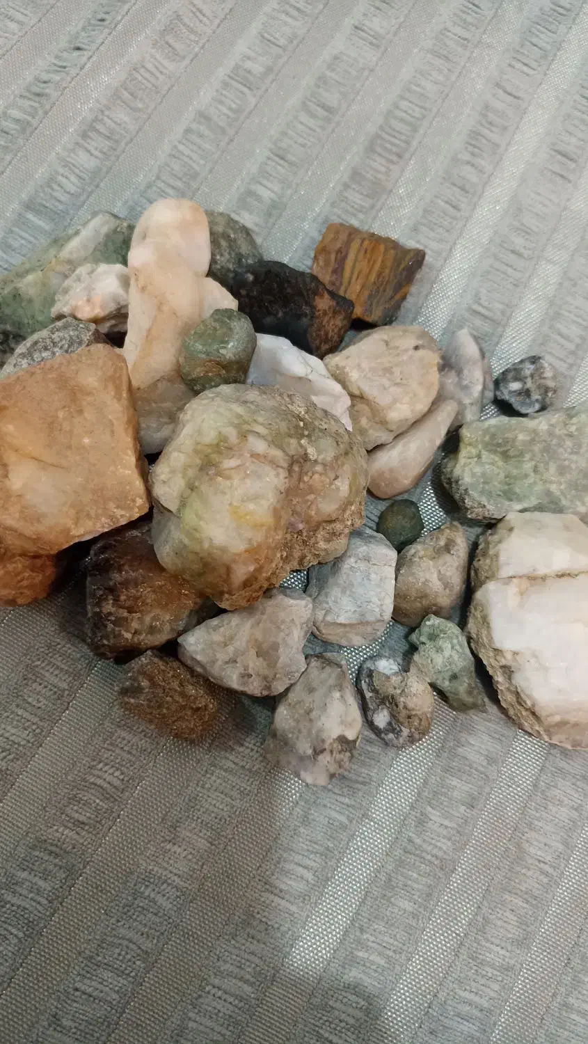 سنگ جواهری|جواهرات|پاکدشت, حصار امیر|دیوار