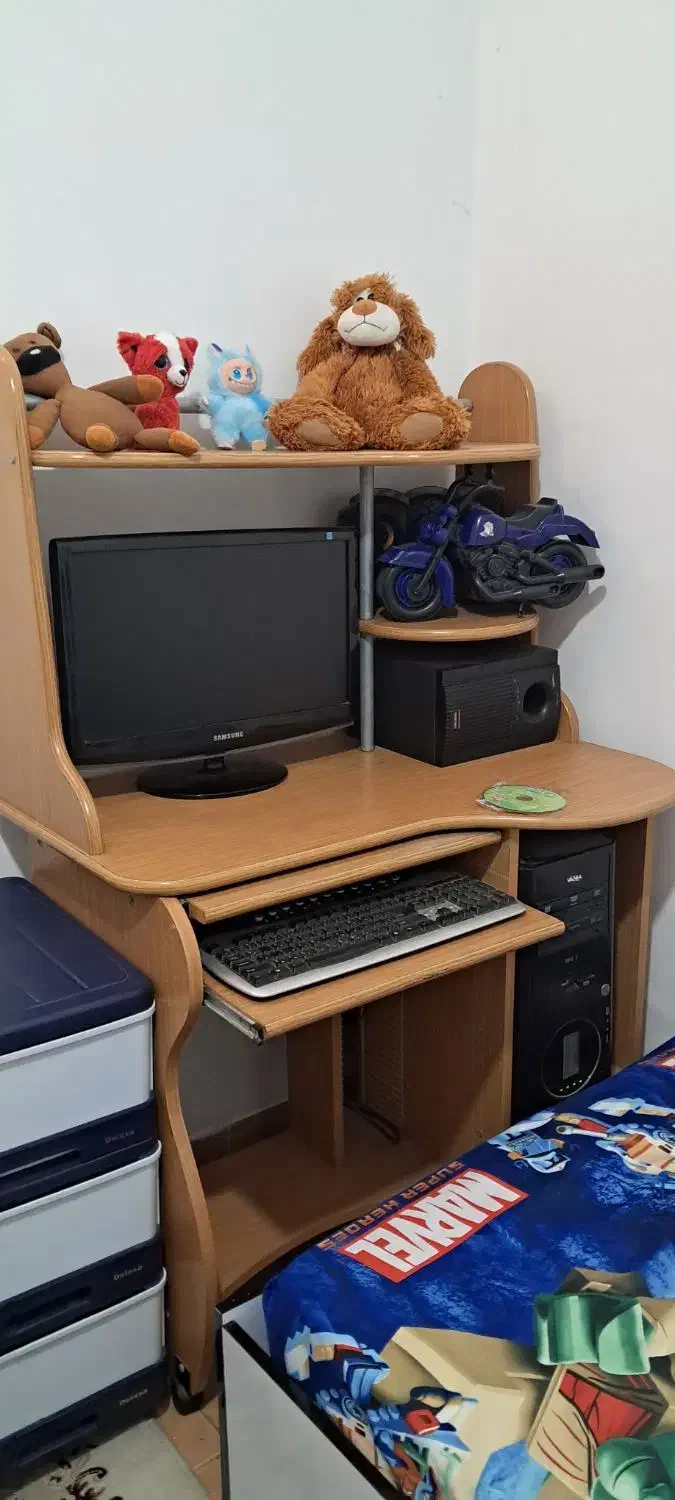 میز کامپیوتر|میز تحریر و کامپیوتر|صومعهسرا, |دیوار