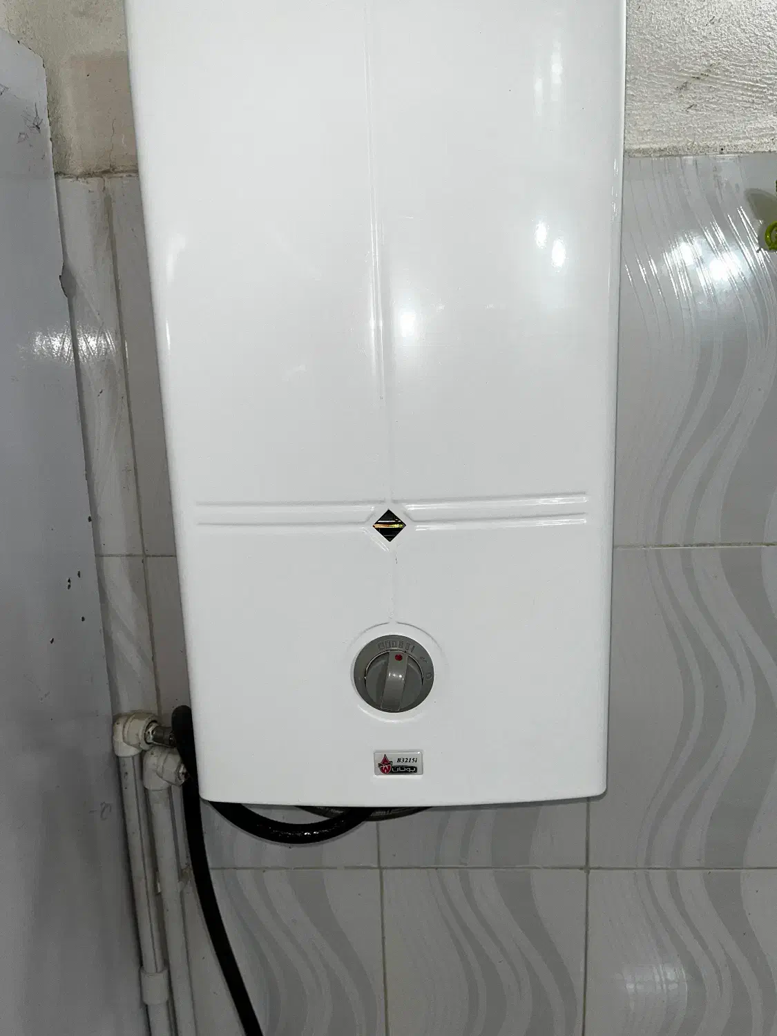 ابگرمن۳۲۱۵I|آبگرمکن، پکیج، شوفاژ|رودسر, |دیوار