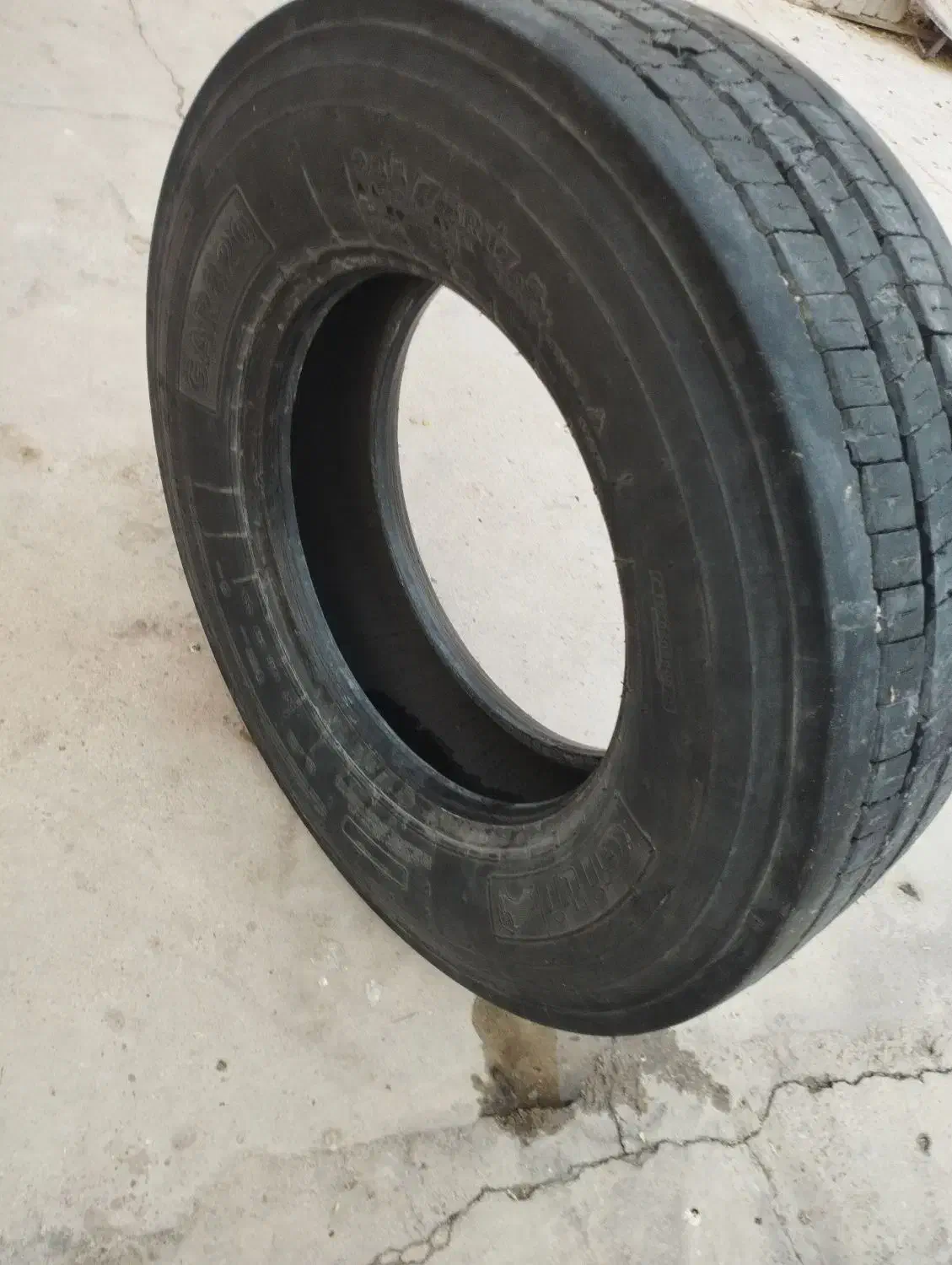 فروش یک عدد تایر تیوپ لس|قطعات یدکی و لوازم جانبی|جهرم, |دیوار