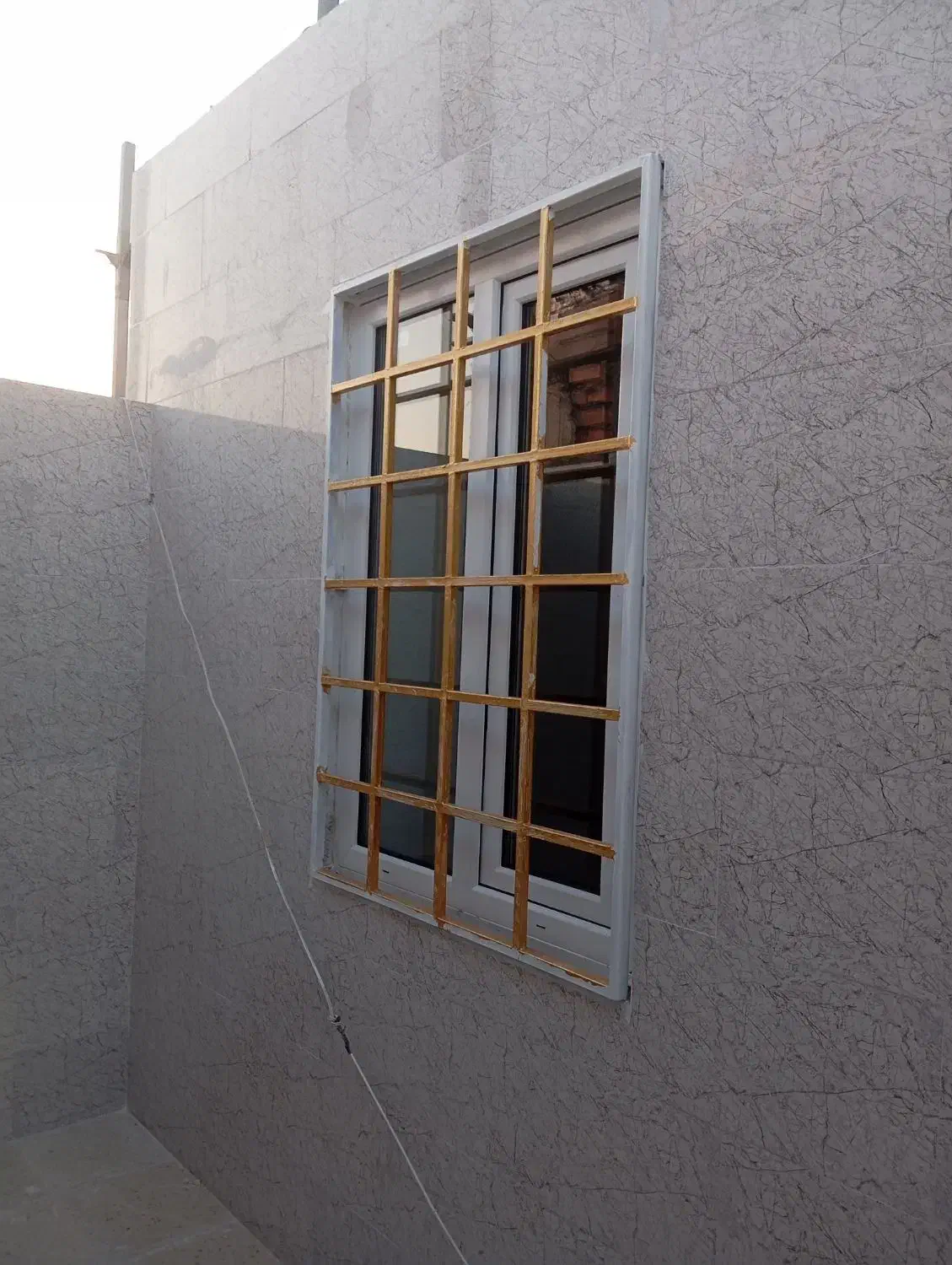 نصب و تعمیرات درب و پنجره دوجداره و....|مصالح و تجهیزات ساختمان|کرمان, |دیوار