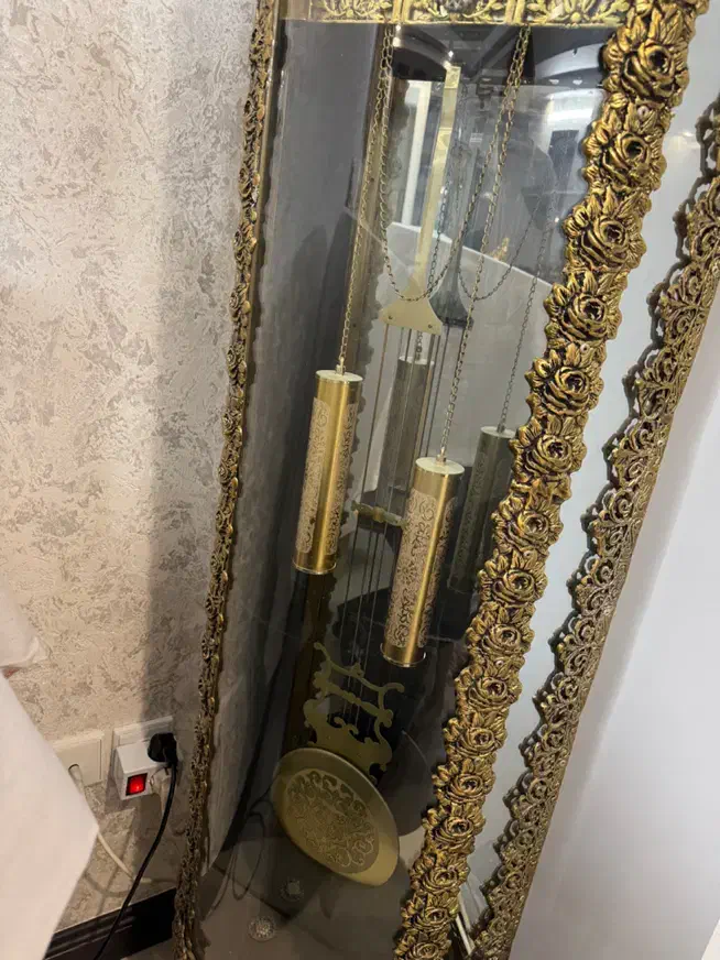 ساعت برنجی پایه دار مجهز به سیستم پاندول ( آونگ)|صنایع دستی و سایر لوازم تزئینی|تهران, مینای شمالی (مخبر)|دیوار