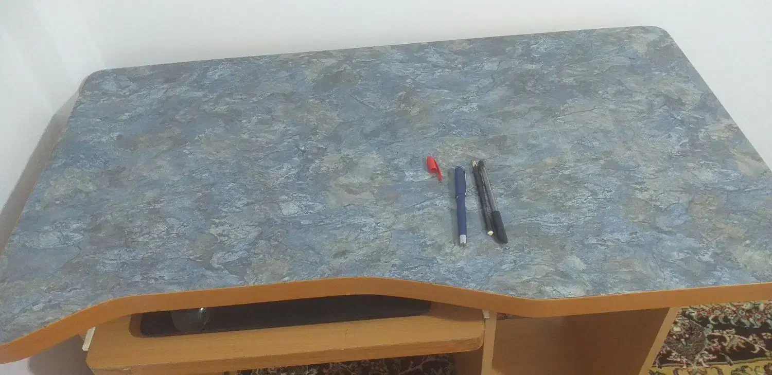 میزتحریروکامپیوتر|میز تحریر و کامپیوتر|همدان, |دیوار