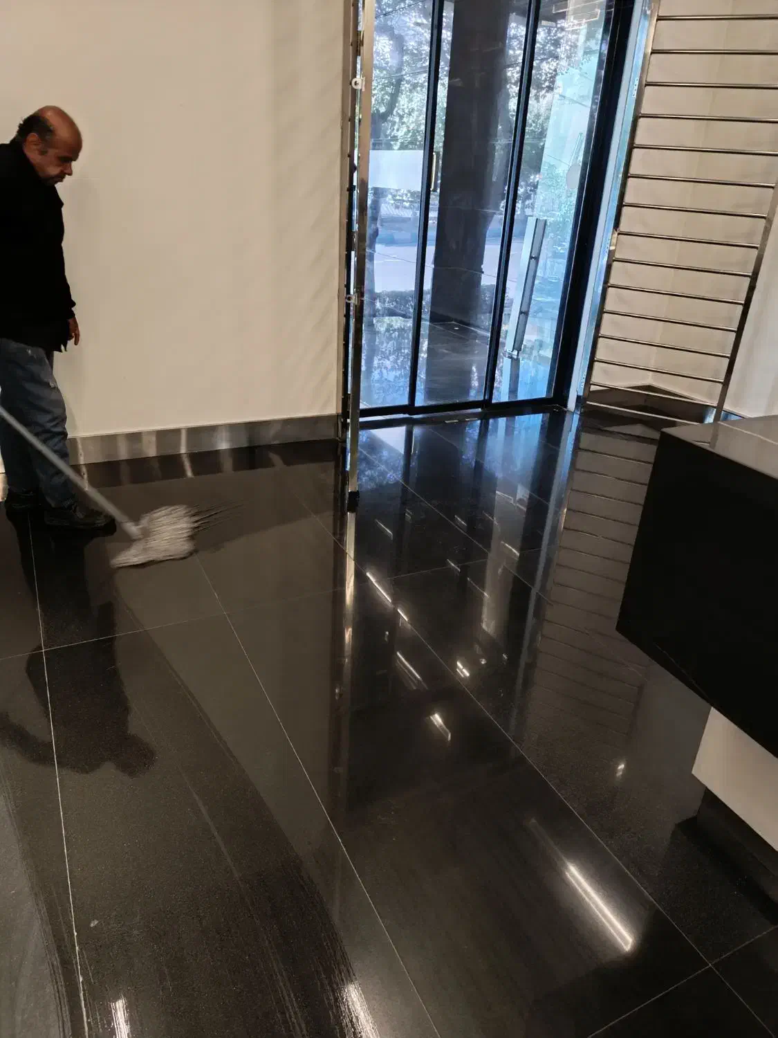 نیرو نظافتی و لابی من بازنشسته|استخدام سرایداری و نظافت|تهران, قیطریه|دیوار