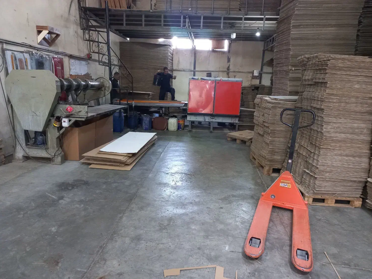 به چند کارگر کارتن سازی پاره وقت نیازمندیم|استخدام صنعتی، فنی، مهندسی|اسلامشهر, شهرک امام حسین (میان آباد)|دیوار