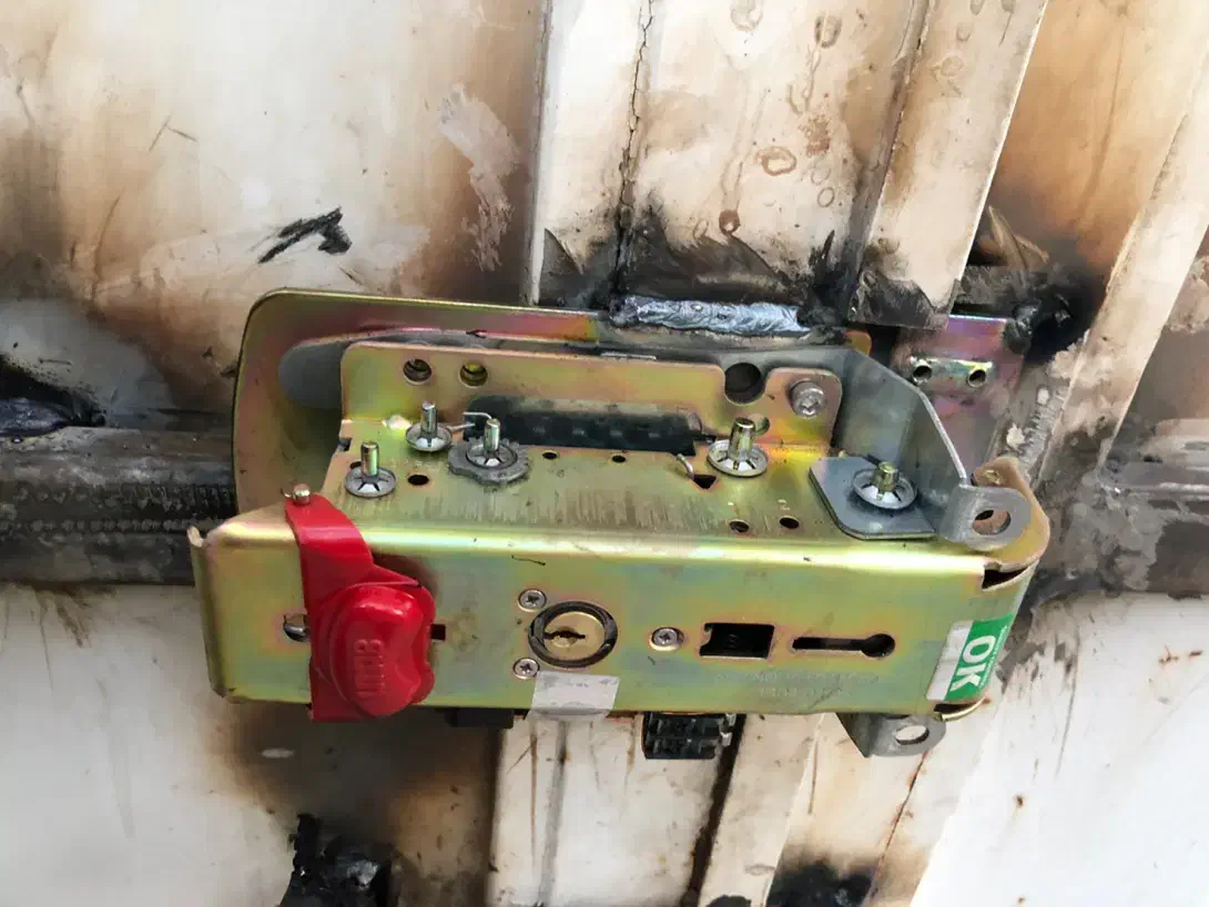 جک درب بازویی وریلی،قفل برقی،آرام بند،آیفون تصویری|خدمات پیشه و مهارت|اراک, |دیوار